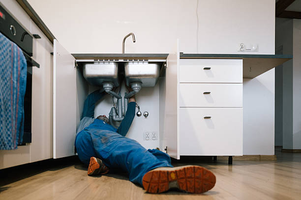 Professional Drain Cleaning technician working in Reedsport, OR